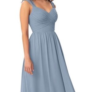 NWT Azazie Dusty Blue RAINE Size A4 (Size 6)